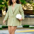 green blazer outfit idea for women, chic summer outfit ideas for women, latest fashion trends for women what to wear, black fashion bloggers inspiration