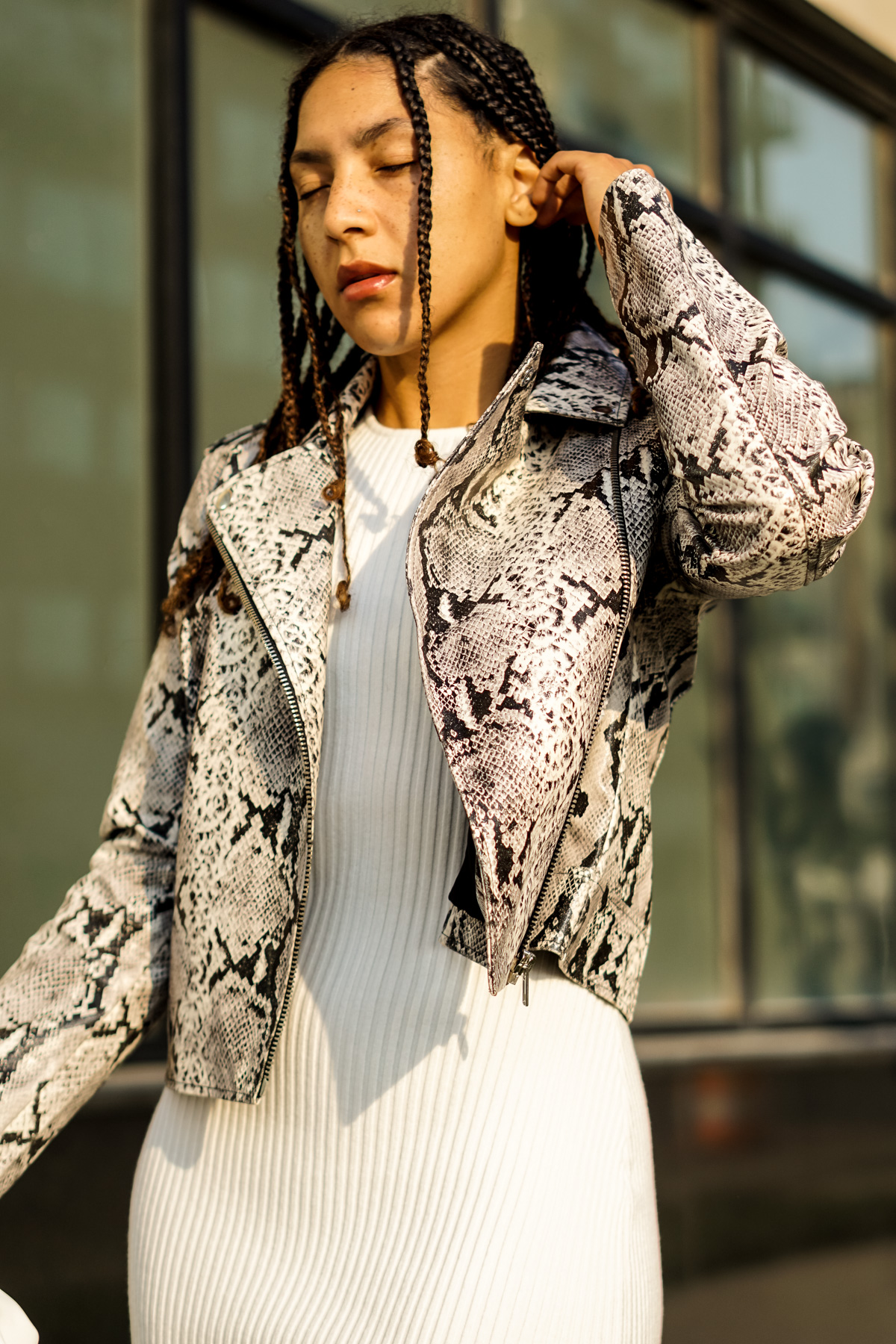 snake print jacket outfit idea for women, chic fall outfit ideas for women, black fashion bloggers inspiration, snake print outfit idea black girl