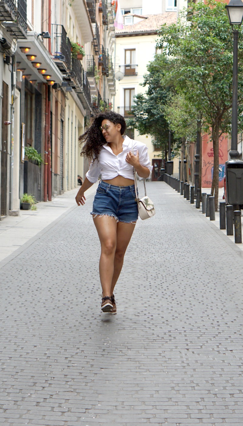Madrid Travel Guide: Travel Outfit