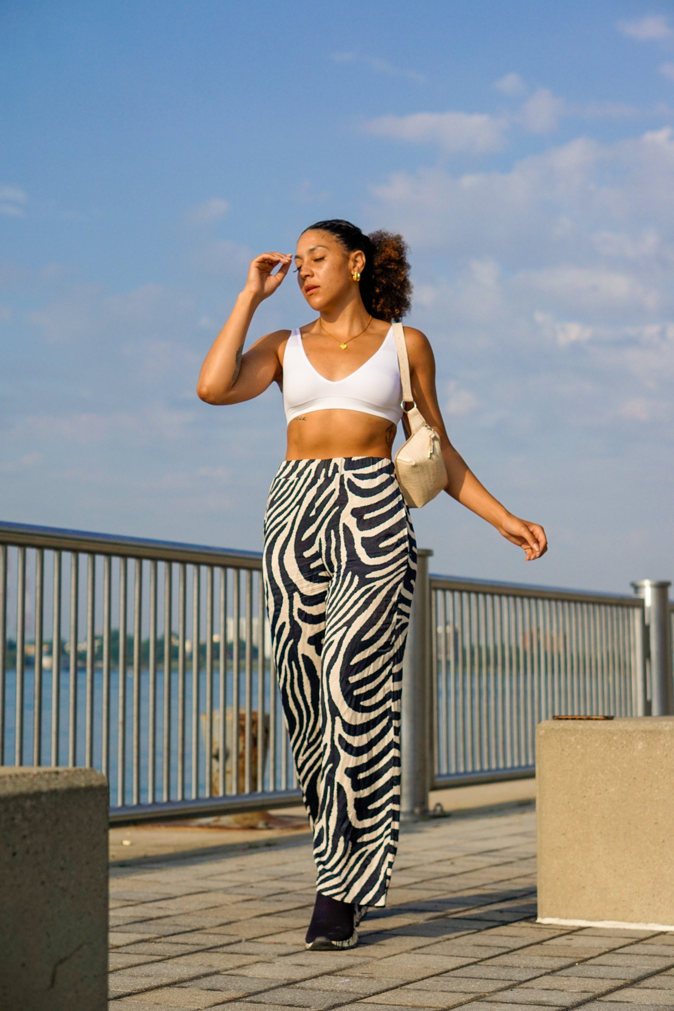 zebra print outfit ideas for pear shaped women, zebra print outfit ideas black girl, zebra print street style outfit, how to style zebra print